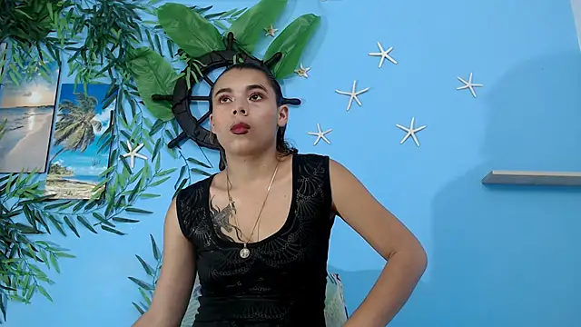 Snapshot of skinnysexy18 chatting on 8, 7, 2026 skinnysexy18 online show from 8, 7, 2026
