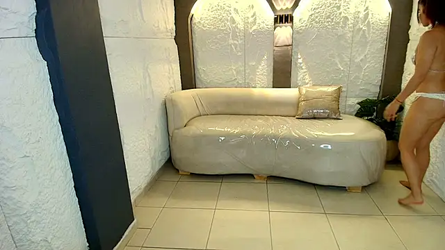 Elizabeth  r online show from 26, 2, 2026