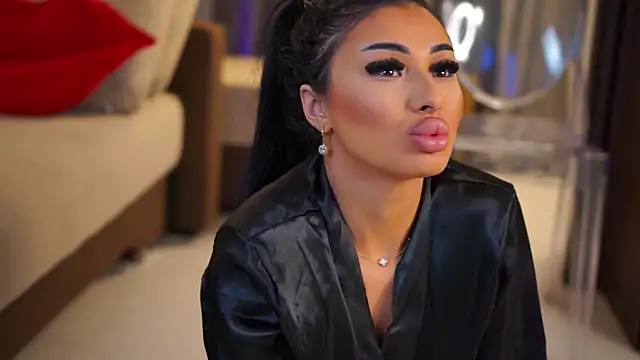 YanaSultana online show from 10, 4, 2026