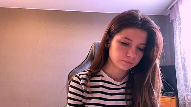 LunnaBliss online show from 4, 4, 2026