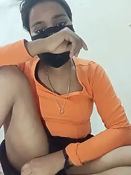 Snapshot of meenu_cuties chatting on 24, 6, 2026 meenu cuties online show from 24, 6, 2026