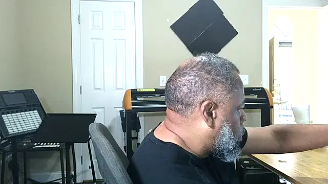 Snapshot of Cleozevo1961 chatting on 15, 6, 2026 Cleozevo1961 online show from 15, 6, 2026