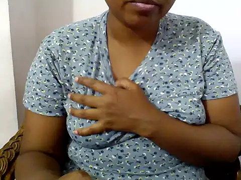 Snapshot of Angel_honeybear_143 chatting on 25, 2, 2026 Angel honeybear 143 online show from 25, 2, 2026