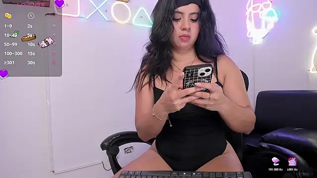 Valery Cortez   online show from 6, 7, 2026
