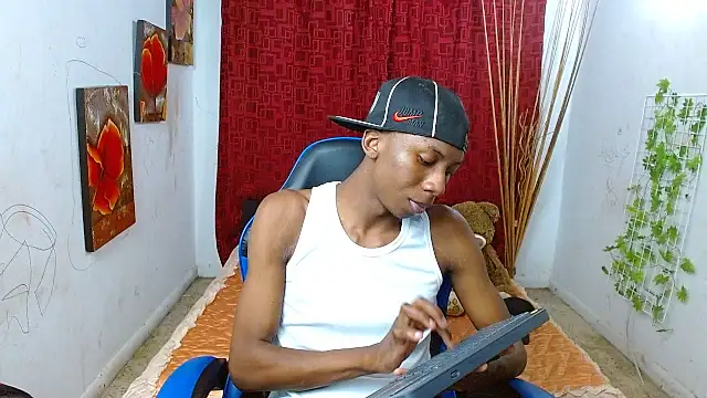 Snapshot of milo018 chatting on 1, 7, 2026 milo018 online show from 1, 7, 2026