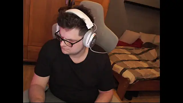 Whyteshadow4235 online show from 23, 2, 2026