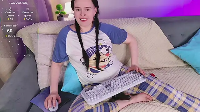 JustMira online show from 30, 4, 2026