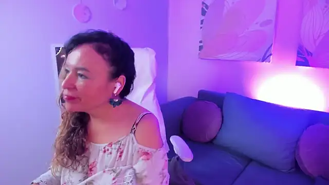 Snapshot of Ivonne_4 chatting on 19, 4, 2026 Ivonne 4 online show from 19, 4, 2026
