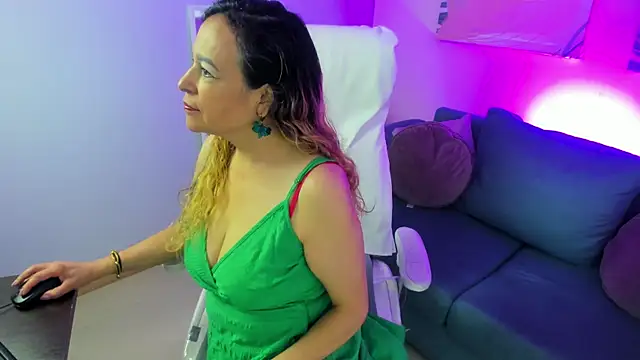 Snapshot of Ivonne_4 chatting on 20, 4, 2026 Ivonne 4 online show from 20, 4, 2026