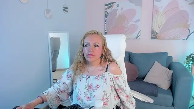 Snapshot of Ivonne_4 chatting on 20, 5, 2026 Ivonne 4 online show from 20, 5, 2026