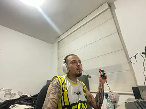 Snapshot of Maximo_Garcia17 chatting on 3, 3, 2026 Maximo Garcia17 online show from 3, 3, 2026