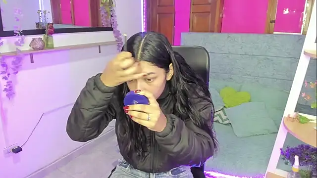 Aysha winxs online show from 21, 3, 2026