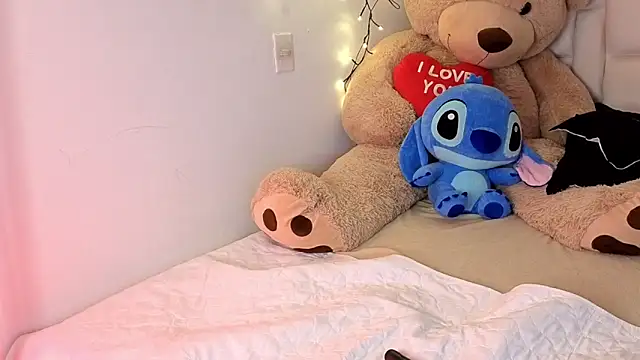 Snapshot of AriaKyle chatting on 18, 3, 2026 AriaKyle online show from 18, 3, 2026