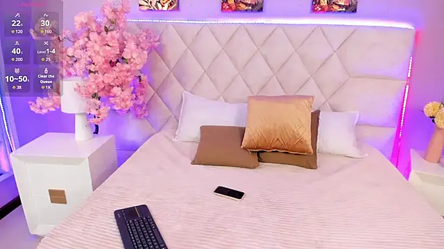 Bianca Monroe  online show from 6, 4, 2026