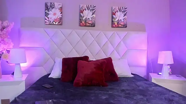 Bianca Monroe  online show from 11, 5, 2026