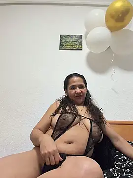 CrystalIvy online show from 12, 4, 2026