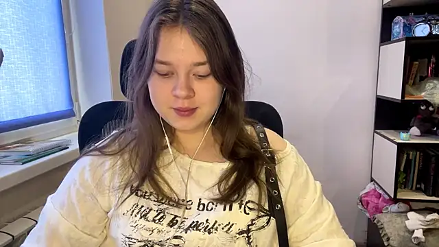 Snapshot of TomikoPfau chatting on 3, 3, 2026 TomikoPfau online show from 3, 3, 2026