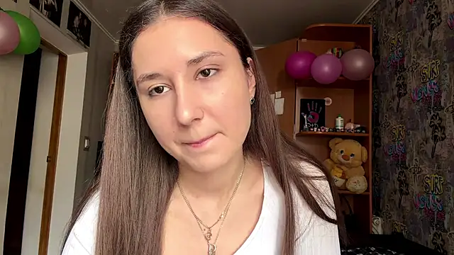 Snapshot of poly_princess chatting on 4, 3, 2026 poly princess online show from 4, 3, 2026