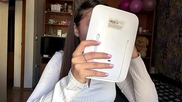 Snapshot of poly_princess chatting on 9, 3, 2026 poly princess online show from 9, 3, 2026