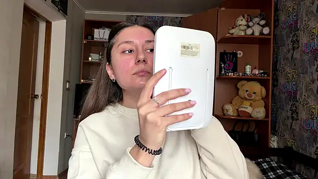 Snapshot of poly_princess chatting on 31, 3, 2026 poly princess online show from 31, 3, 2026