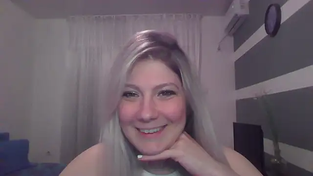 Foxy Bright online show from 17, 3, 2026