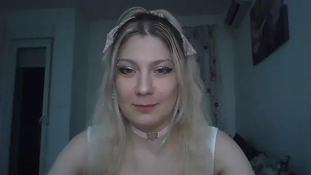 Foxy Bright online show from 20, 3, 2026