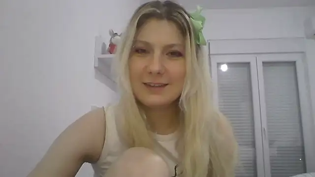 Foxy Bright online show from 27, 3, 2026