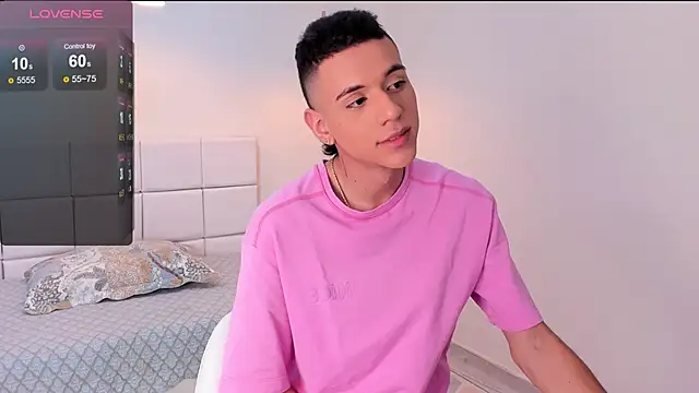 Snapshot of dominicjonnes chatting on 2, 3, 2026 dominicjonnes online show from 2, 3, 2026