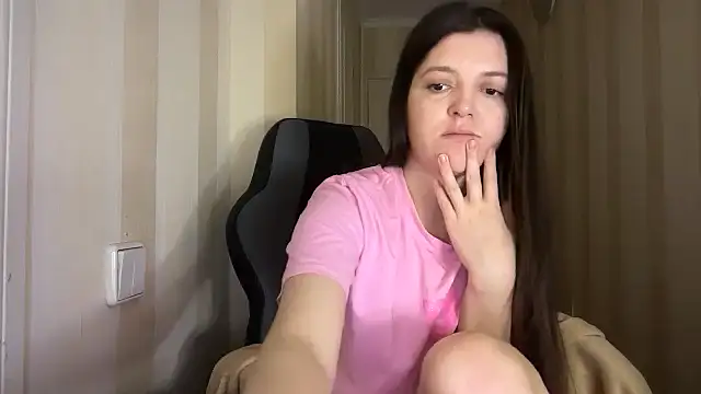 Snapshot of Eloise_Pattie chatting on 17, 3, 2026 Eloise Pattie online show from 17, 3, 2026