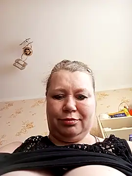 KiraStanton online show from 5, 3, 2026