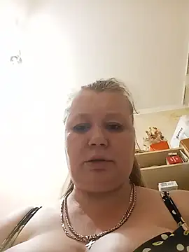 Snapshot of KiraStanton chatting on 16, 6, 2026 KiraStanton online show from 16, 6, 2026