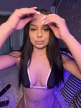 Olivia Noor online show from 17, 7, 2026