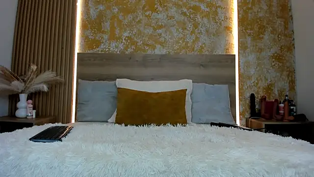 julietta pink online show from 30, 3, 2026