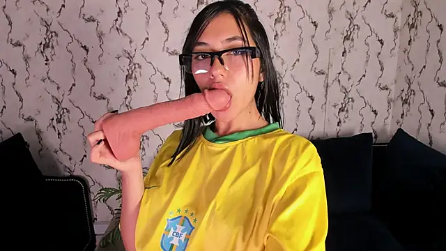 Snapshot of Fiorelaa_ chatting on 12, 6, 2026 Fiorelaa online show from 12, 6, 2026