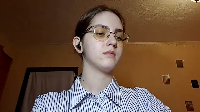 Katelemon online show from 6, 4, 2026