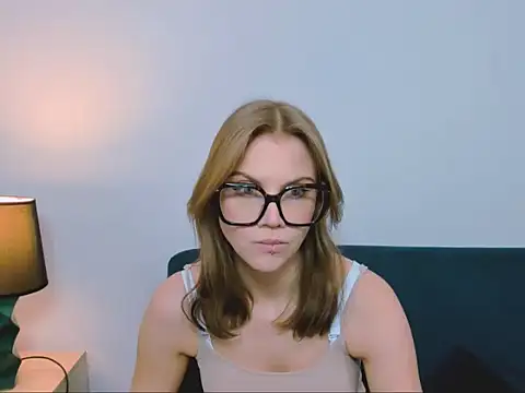 StormiSmooth online show from 4, 3, 2026