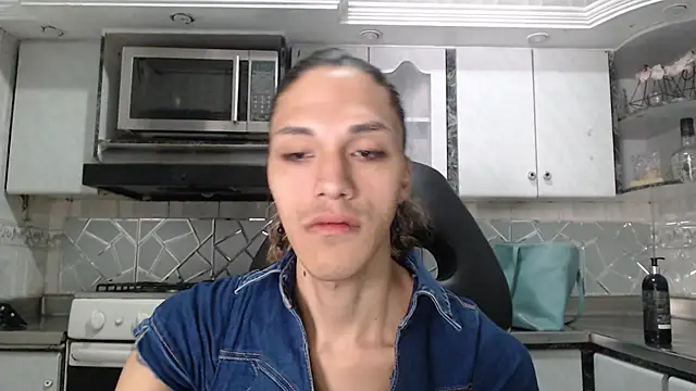 Snapshot of CrisOzzz chatting on 17, 5, 2026 CrisOzzz online show from 17, 5, 2026