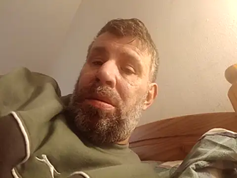 Snapshot of stud2512 chatting on 7, 3, 2026 stud2512 online show from 7, 3, 2026