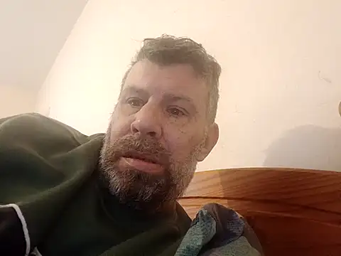 Snapshot of stud2512 chatting on 8, 3, 2026 stud2512 online show from 8, 3, 2026