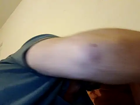 Snapshot of stud2512 chatting on 11, 3, 2026 stud2512 online show from 11, 3, 2026