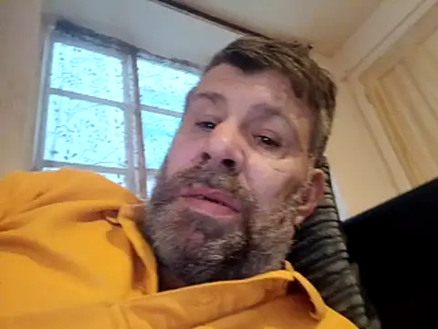 Snapshot of stud2512 chatting on 17, 3, 2026 stud2512 online show from 17, 3, 2026