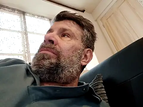 Snapshot of stud2512 chatting on 31, 3, 2026 stud2512 online show from 31, 3, 2026