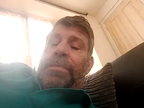 Snapshot of stud2512 chatting on 7, 4, 2026 stud2512 online show from 7, 4, 2026