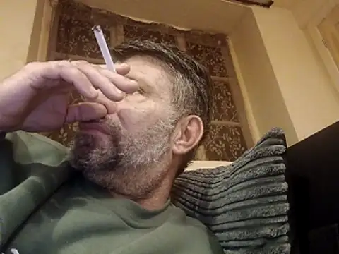 Snapshot of stud2512 chatting on 7, 4, 2026 stud2512 online show from 7, 4, 2026