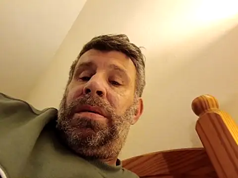 Snapshot of stud2512 chatting on 9, 4, 2026 stud2512 online show from 9, 4, 2026