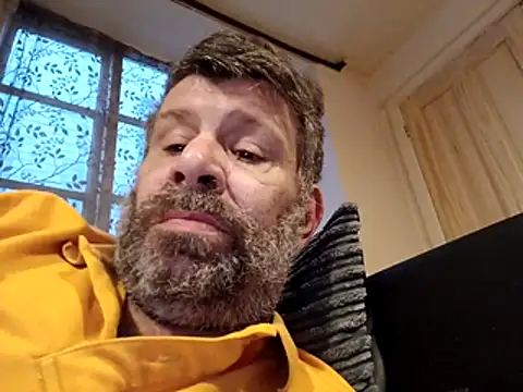 Snapshot of stud2512 chatting on 14, 4, 2026 stud2512 online show from 14, 4, 2026