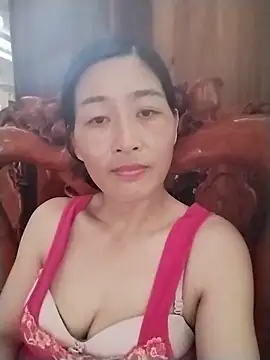 Snapshot of lris-Beauty77 chatting on 18, 6, 2026 lris-Beauty77 online show from 18, 6, 2026