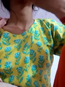 Snapshot of khushi_jain chatting on 3, 3, 2026 khushi jain online show from 3, 3, 2026