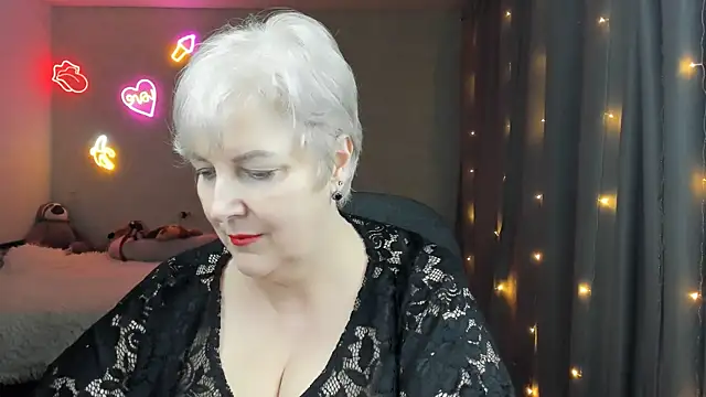 Mary-Leee online show from 15, 4, 2026