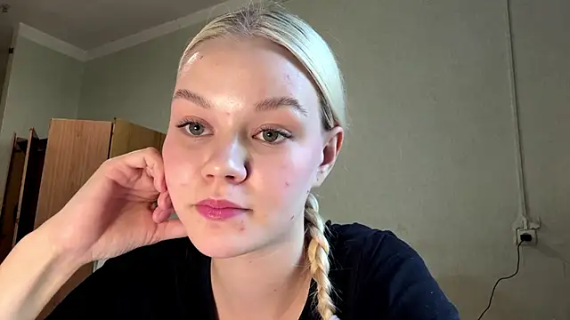 Snapshot of MiaCashe chatting on 20, 7, 2026 MiaCashe online show from 20, 7, 2026